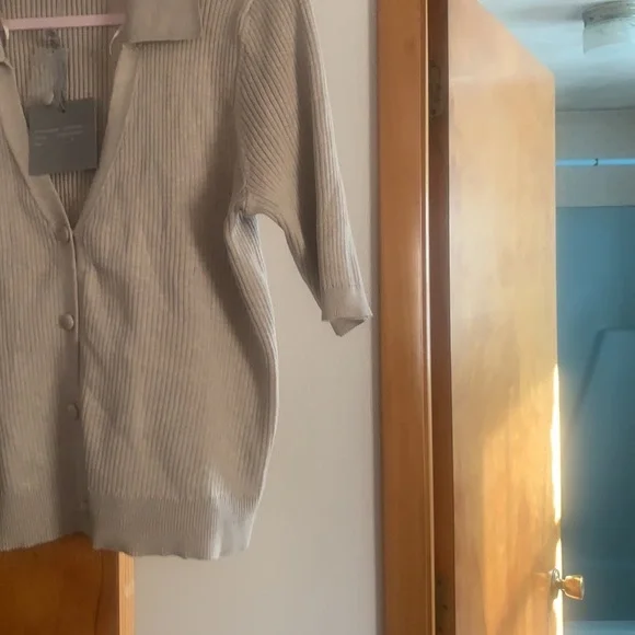 Sweater - Picture 2 of 6